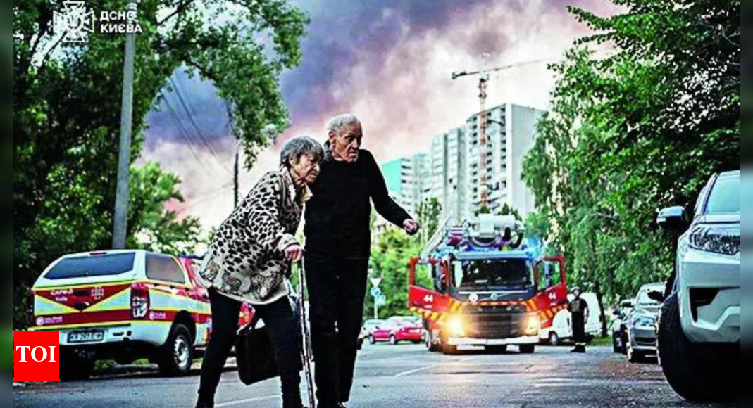 Rusia libera a Kyiv con un mayor ataque de drones, horas después de la llamada de Trump-Putin