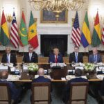 ‚Tan buen inglés‘: el cumplido de Trump para el presidente de Liberia desencadena las críticas – Mira