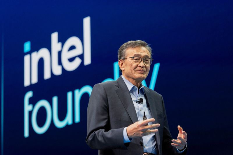 El nuevo CEO de Intel explora un gran cambio en el negocio de fabricación de chips El nuevo CEO de Intel explora un gran cambio en el negocio de fabricación de chips