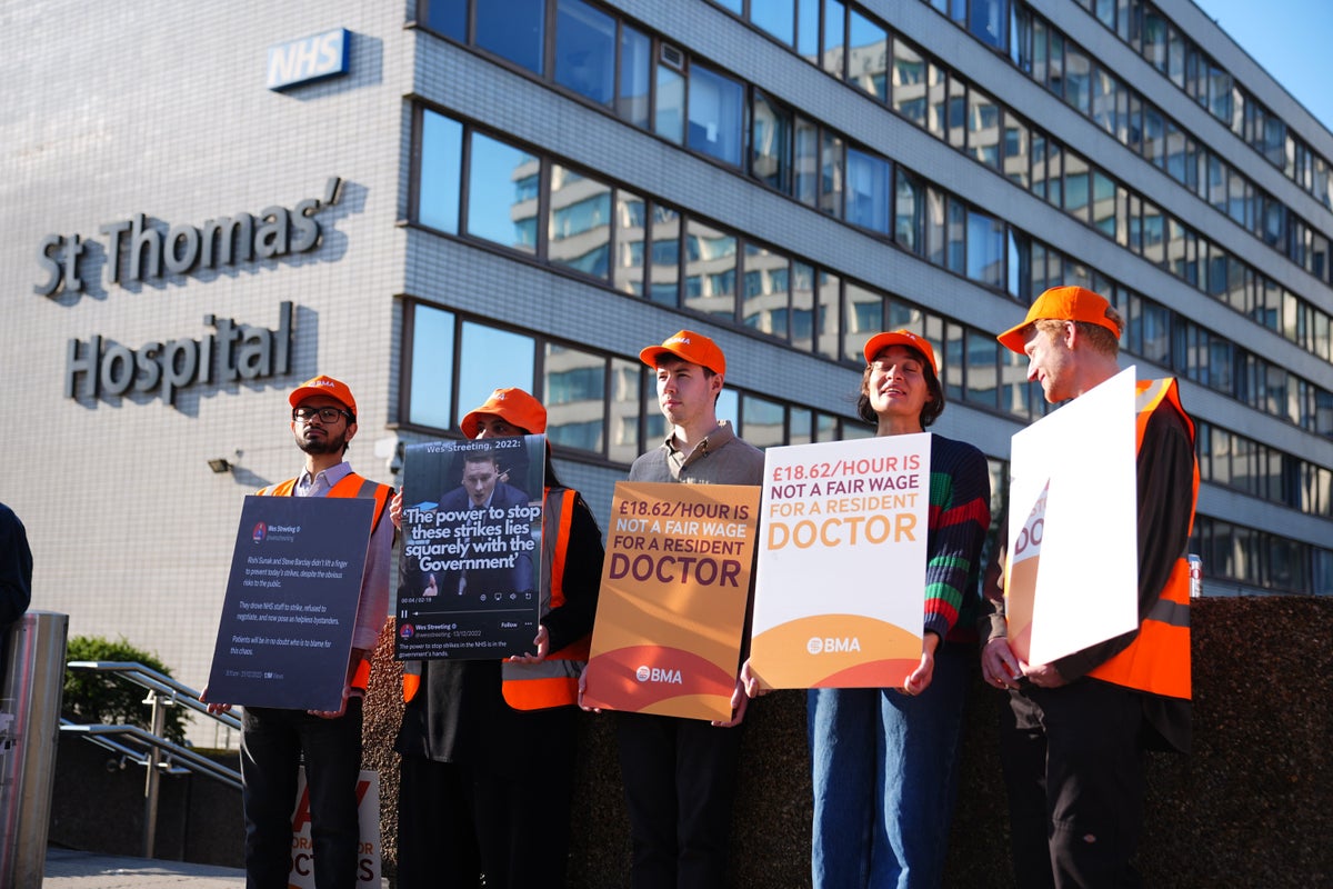 Krankenhäuser stellen die Anfragen an, an die Ärzte während der Streiks zu arbeiten, um zu arbeiten