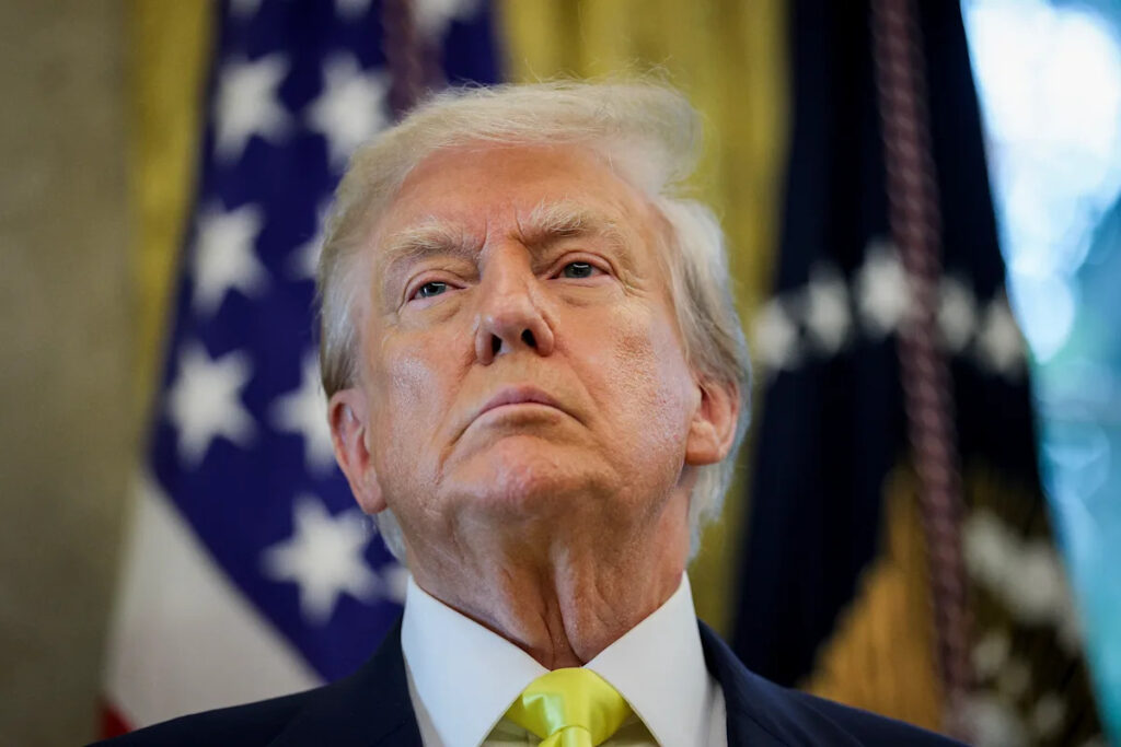 Donald Trump droht Chris Christie zu untersuchen, nachdem der ehemalige Gouverneur von New Jersey ihn in ABCs „diese Woche“ kritisiert hat.