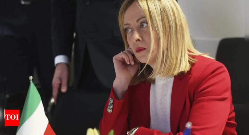 ‚Italiens #MeToo‘: Pornoseitenposts ärgerte Bilder von hochkarätigen Frauen, einschließlich PM Giorgia Meloni; in der „VIP -Abteilung“ von Site vorgestellt „ ‚Italiens #MeToo‘: Pornoseitenposts ärgerte Bilder von hochkarätigen Frauen, einschließlich PM Giorgia Meloni; in der „VIP -Abteilung“ von Site vorgestellt „