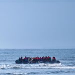 Drei Mädchen 9, 11 und 17 ertrinken als Migrantboot von riesigen Wellen | Welt | Nachricht Drei Mädchen 9, 11 und 17 ertrinken als Migrantboot von riesigen Wellen | Welt | Nachricht