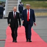 Er rollte den roten Teppich für einen angeklagten Kriegsverbrecher aus und alles bekam eine Einladung nach Moskau