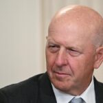 Trump sprengt Goldman wegen Tarifprognosen und sagt David Solomon, er solle sich darauf konzentrieren, ein DJ zu sein „