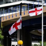 SHARMER FILERS WARNUNG, nachdem er gesagt hat, er sei „sehr ermutigend“ von Menschen fliegt Flaggen