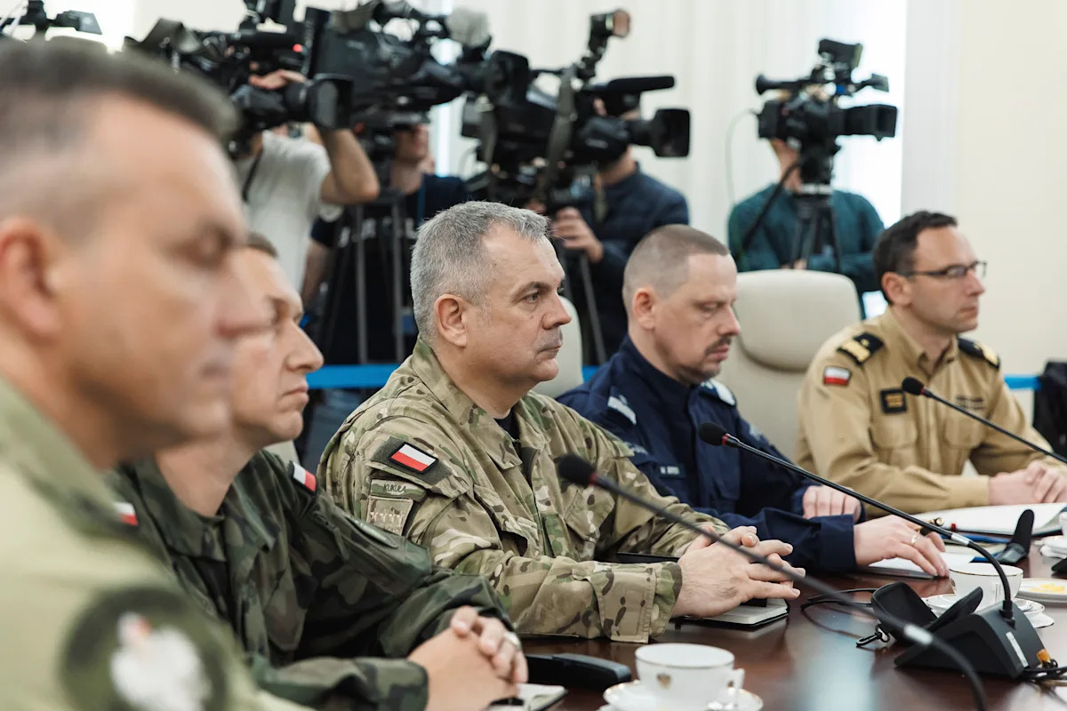 Die NATO -Verbündeten hielten nach russischer Drohneneinfälle Artikel 4 Konsultationen ab. Hier ist was das bedeutet