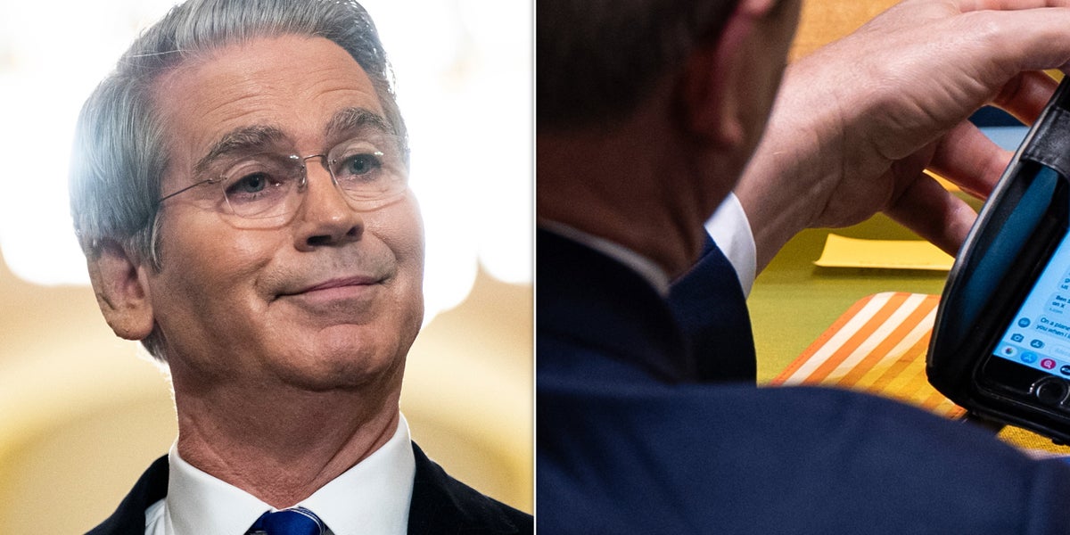 Der Fotograf fängt Trump Officers in Panik -private SMS an und es ist ziemlich schlimm