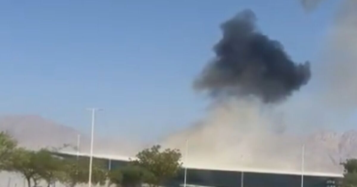 Horror -Moment riesige Rauchwolken steigt vom israelischen Flughafen nach Luftangriffen | Welt | Nachricht Horror -Moment riesige Rauchwolken steigt vom israelischen Flughafen nach Luftangriffen | Welt | Nachricht