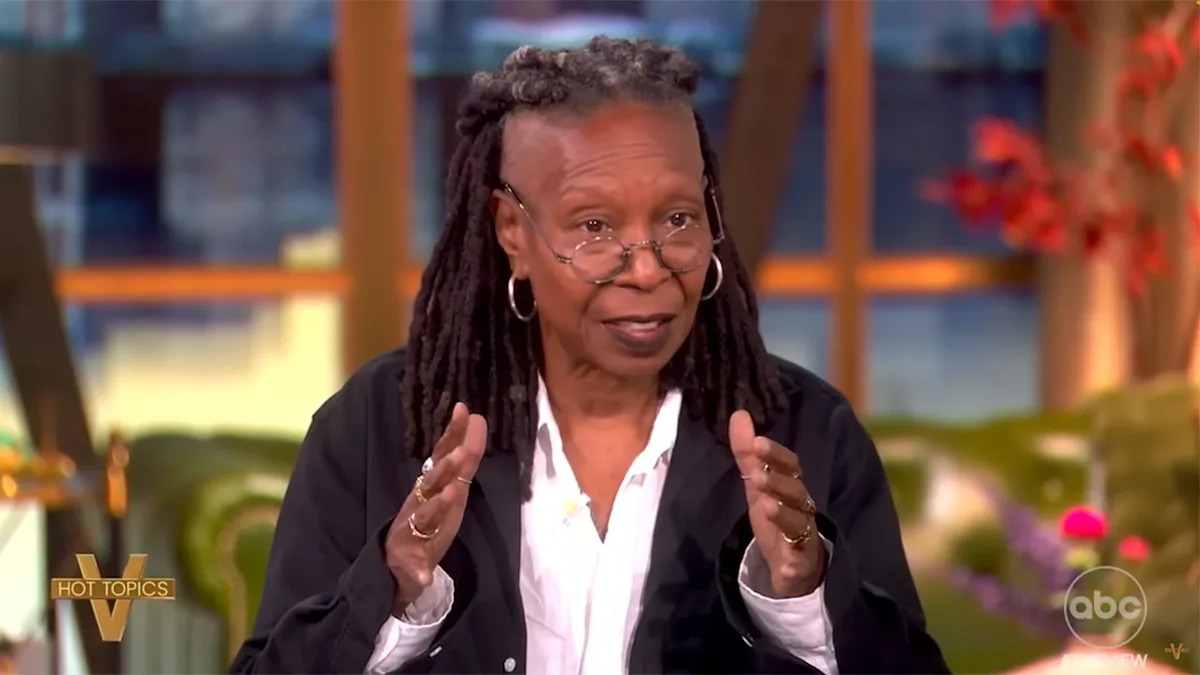 Whoopi Goldberg schlägt die Demokraten an und sagt, sie hätten den Mund über Biden hätten halten sollen Whoopi Goldberg schlägt die Demokraten an und sagt, sie hätten den Mund über Biden hätten halten sollen