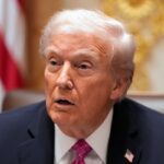 Trump lässt das F-Wort während des Treffens im Weißen Haus mit Selenskyj live auf Sendung fallen