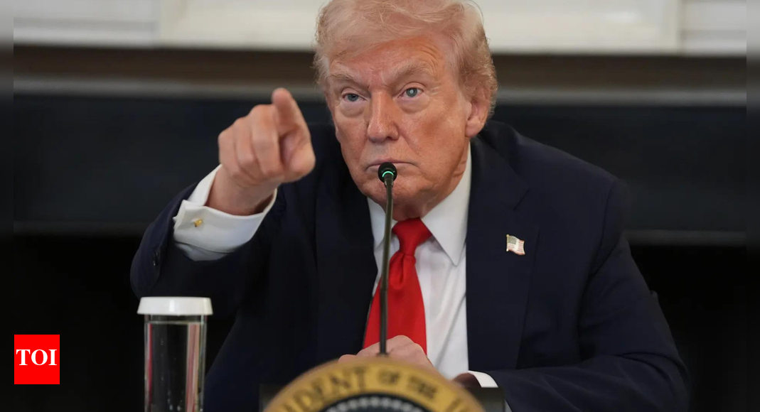 „Sehr bedrohlich“: Donald Trump kündigt Maßnahmen gegen Antifa an; fordert rechte Medien auf, Unterstützer zu entlarven „Sehr bedrohlich“: Donald Trump kündigt Maßnahmen gegen Antifa an; fordert rechte Medien auf, Unterstützer zu entlarven