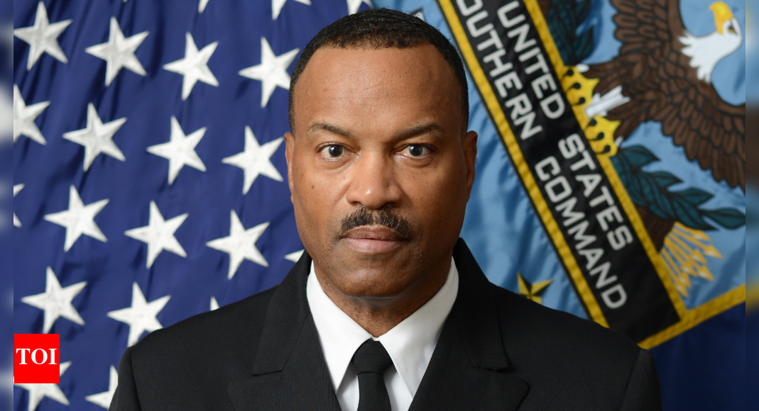 „Es war eine Ehre“: Marineadmiral, der die US-Streitkräfte in der Karibik anführt, geht in den Ruhestand – wer ist Alvin Holsey? „Es war eine Ehre“: Marineadmiral, der die US-Streitkräfte in der Karibik anführt, geht in den Ruhestand – wer ist Alvin Holsey?