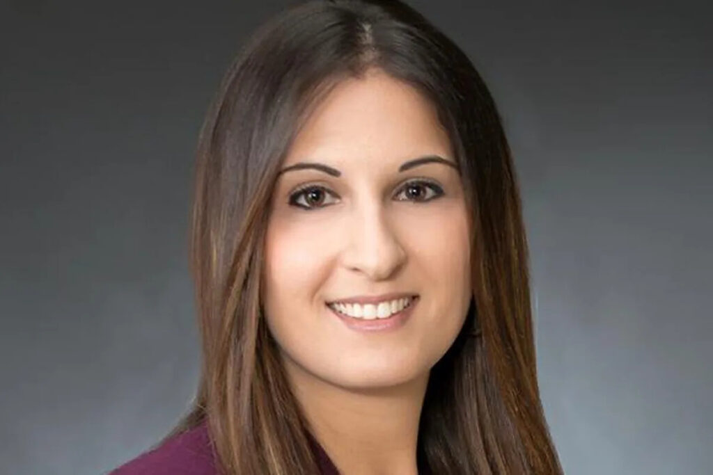 Md. Politiker wird beschuldigt, Ex-Beraterin heimlich im Bett mit ihrer verheirateten Geliebten gefilmt zu haben, was als Erpressung diente, um sie zum Schweigen zu bringen Md. Politiker wird beschuldigt, Ex-Beraterin heimlich im Bett mit ihrer verheirateten Geliebten gefilmt zu haben, was als Erpressung diente, um sie zum Schweigen zu bringen