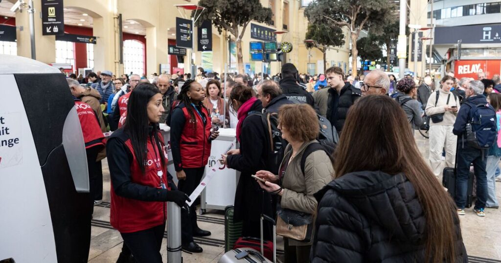 Es bricht Reisechaos aus, als Tausende von Zugverspätungen nach einem „eindeutig absichtlichen“ Umzug betroffen sind | Welt | Nachricht Es bricht Reisechaos aus, als Tausende von Zugverspätungen nach einem „eindeutig absichtlichen“ Umzug betroffen sind | Welt | Nachricht